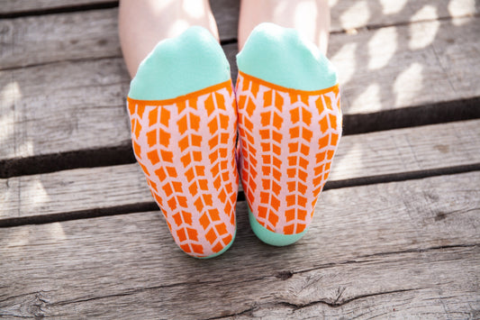 Giraffe - Woven Pear