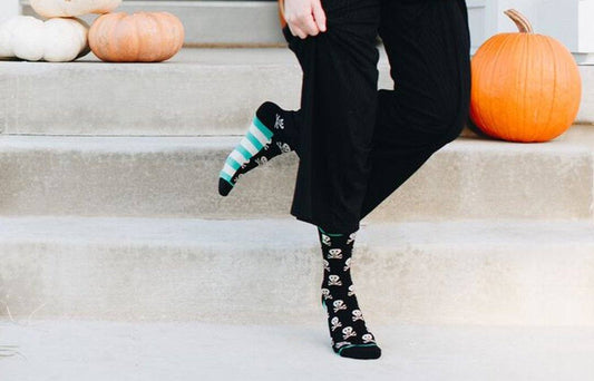 Skull & Crossbones - Woven Pear